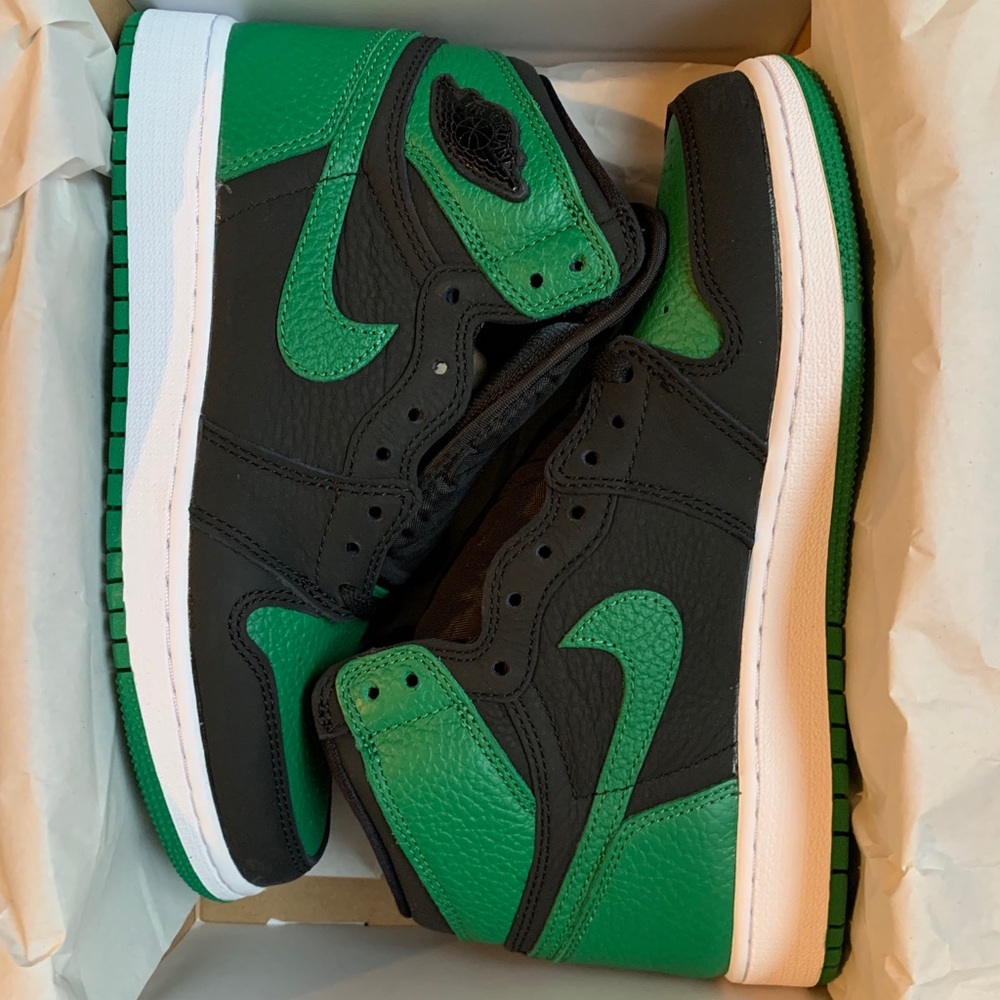 ❗️Sold ❗️Jordan 1 Pine Green retro 6.5 Youth